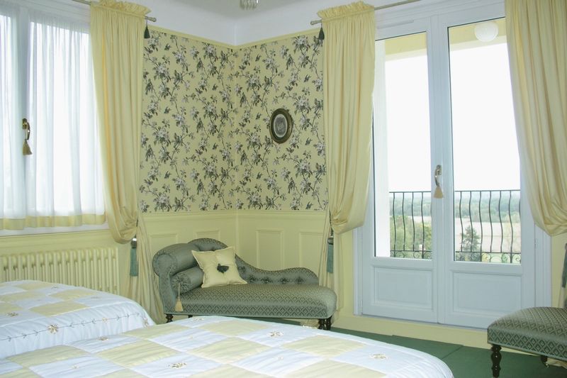 14 Master bedroom